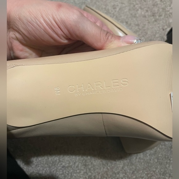 Charles by Charles David Pointed toe nude/ beige heels size 9M - Picture 7 of 7